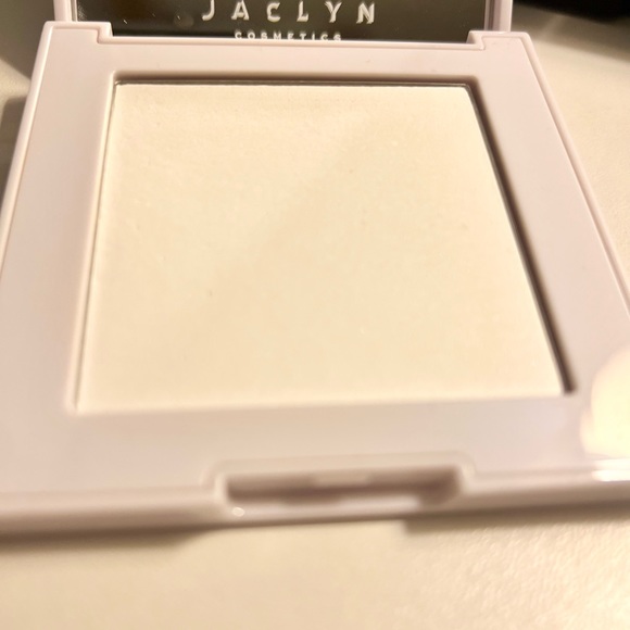 Jaclyn Cosmetics - Picture 4 of 5